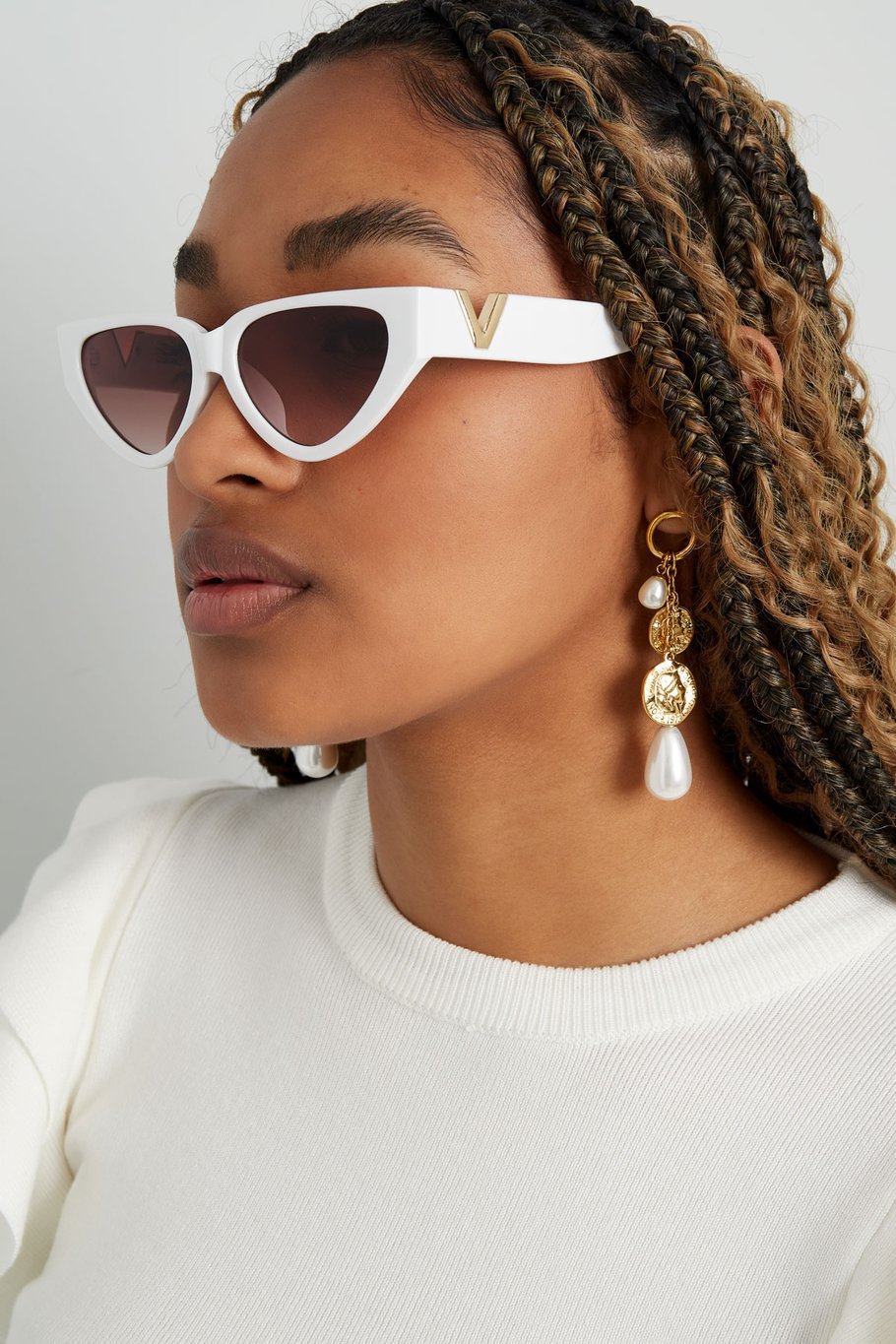 V statement sunglasses - black Picture4
