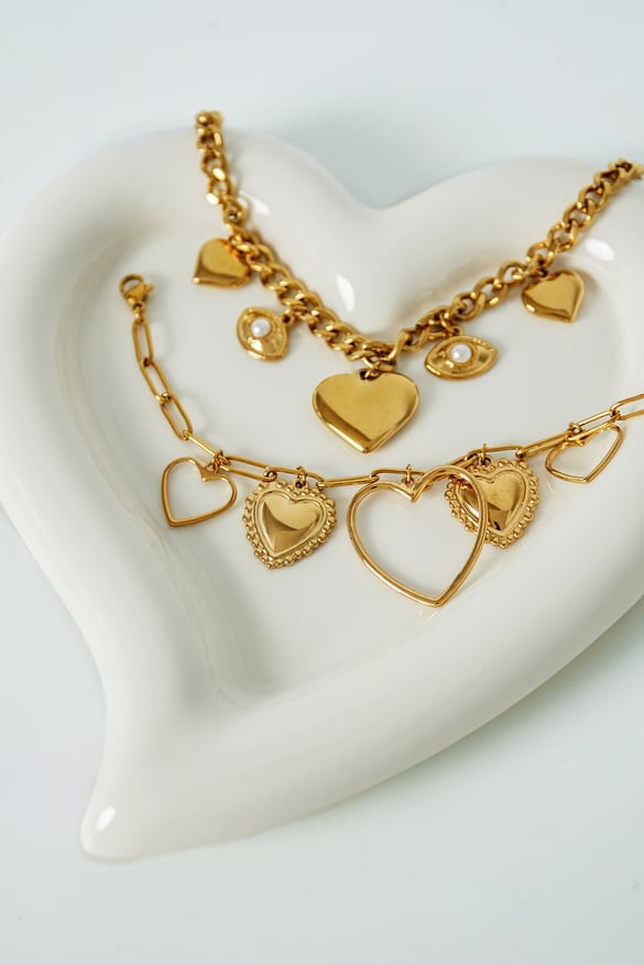 Heart to Heart Jewelry display - White