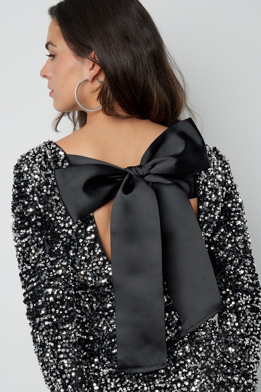 Glitzerkleid mit offenem Rücken - schwarz silber Bild8