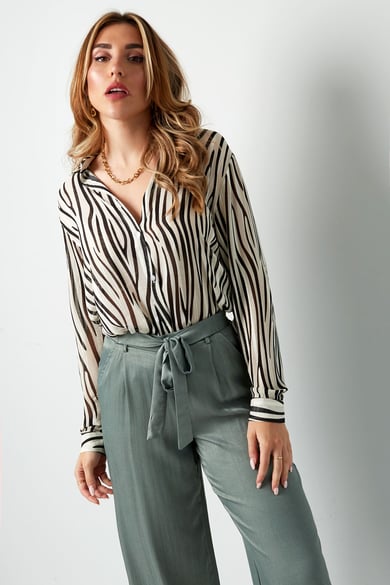 Bluse mit ästhetischem Druck - braun/weiß h5 Bild2