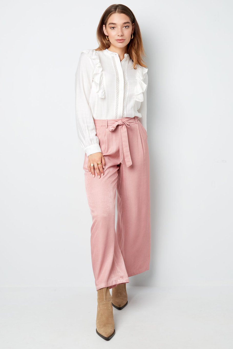 Bluse mit Rüschendetail in Weiß Bild9