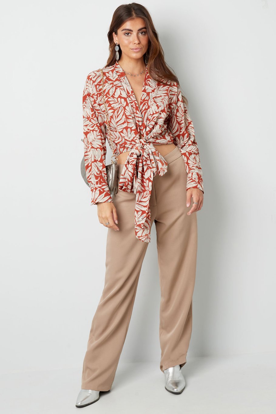 Wickelbluse mit Blattmuster in Orange Bild3