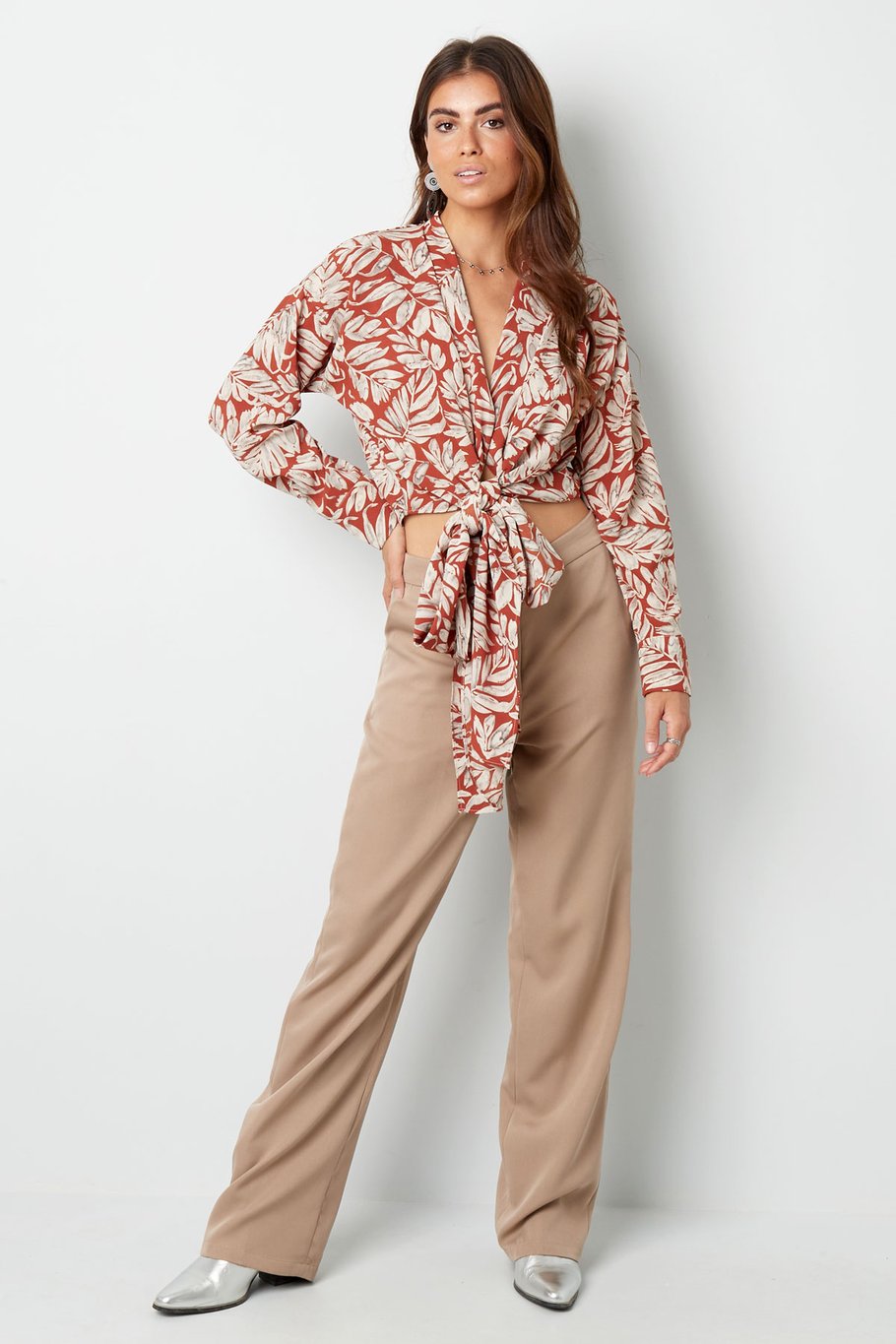 Wickelbluse mit Blattmuster in Orange Bild6
