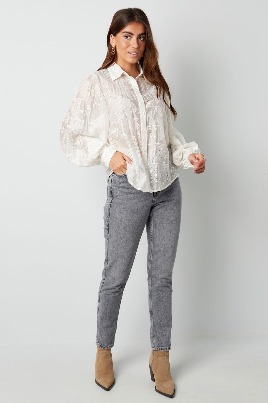 Bluse mit besticktem Aufdruck in Weiß Bild5