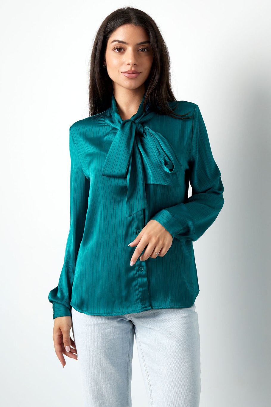 Cremefarbene Bluse mit Schleifendetail Bild4