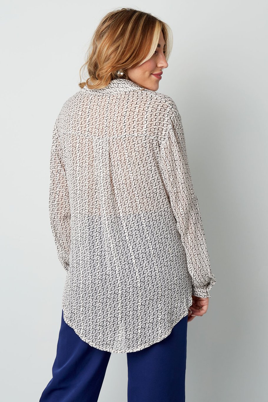 Bluse mit Gliederdruck – Schwarz Bild6