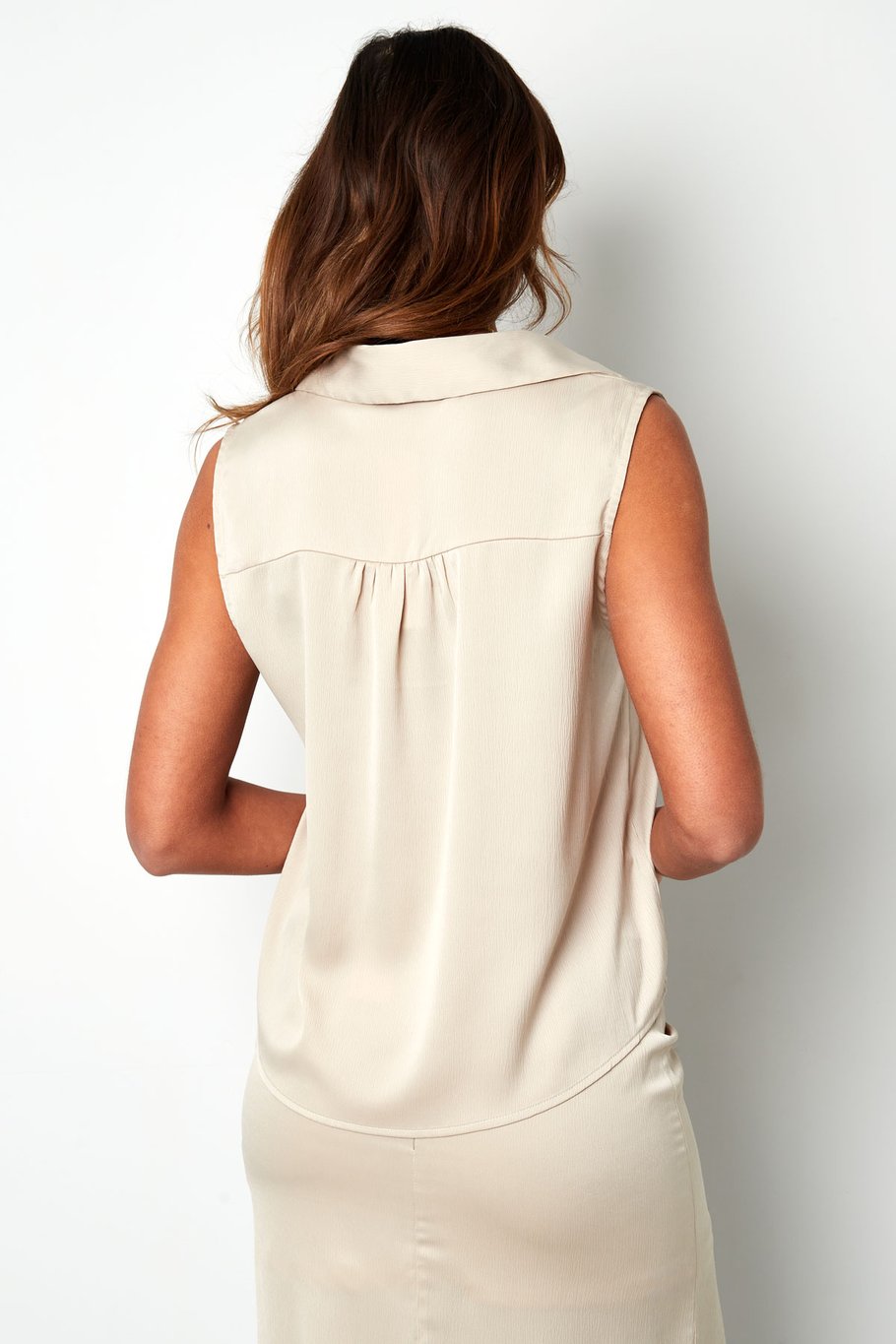 Ärmellose Bluse mit V-Ausschnitt – weiß  Bild7