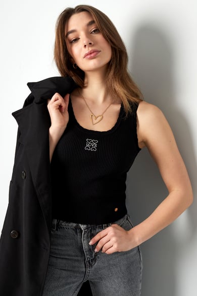 Love Top mit klassischem Ausschnitt klein – weiß h5 Bild2