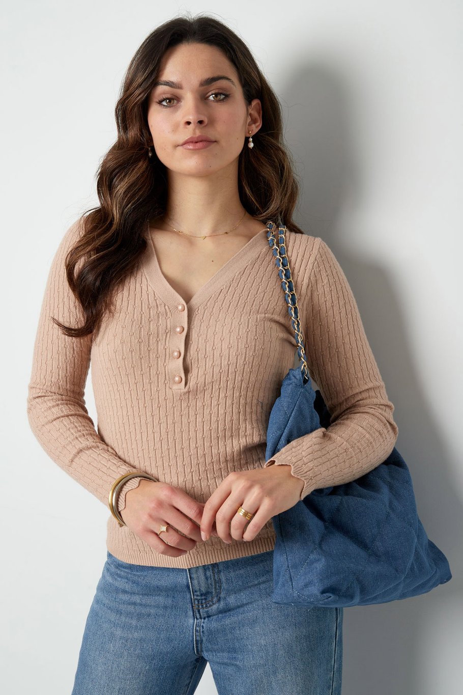 Pullover mit V-Ausschnitt - Beige  Bild9