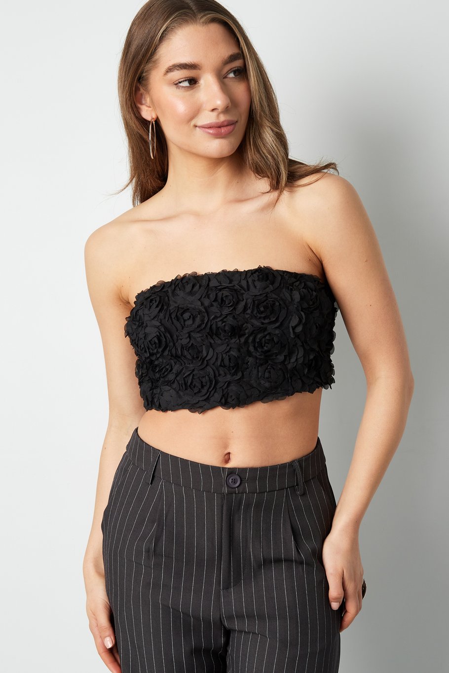 Top a fascia Roses - Nero Immagine2