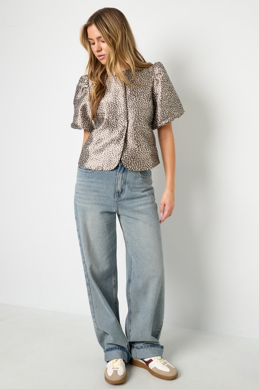 Puff Sleeve Statement Top Picture5
