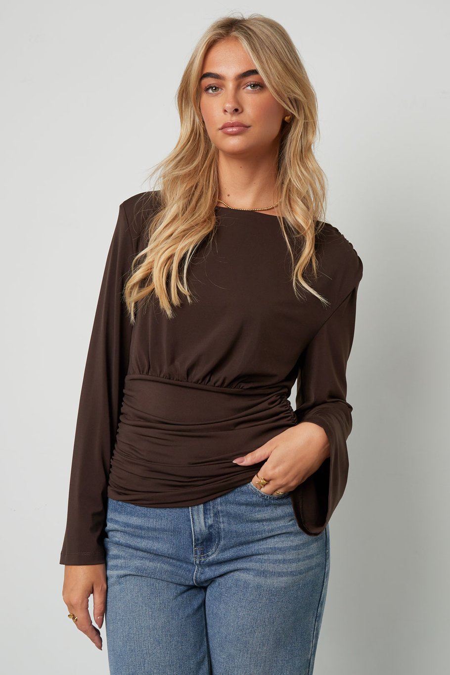 Fitted top with flared sleeves h5Picture5