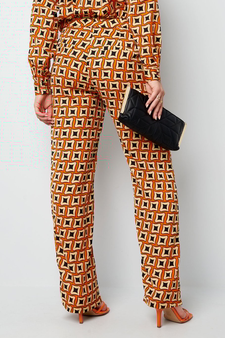 Hose mit Retro-Print in Schwarz Bild10