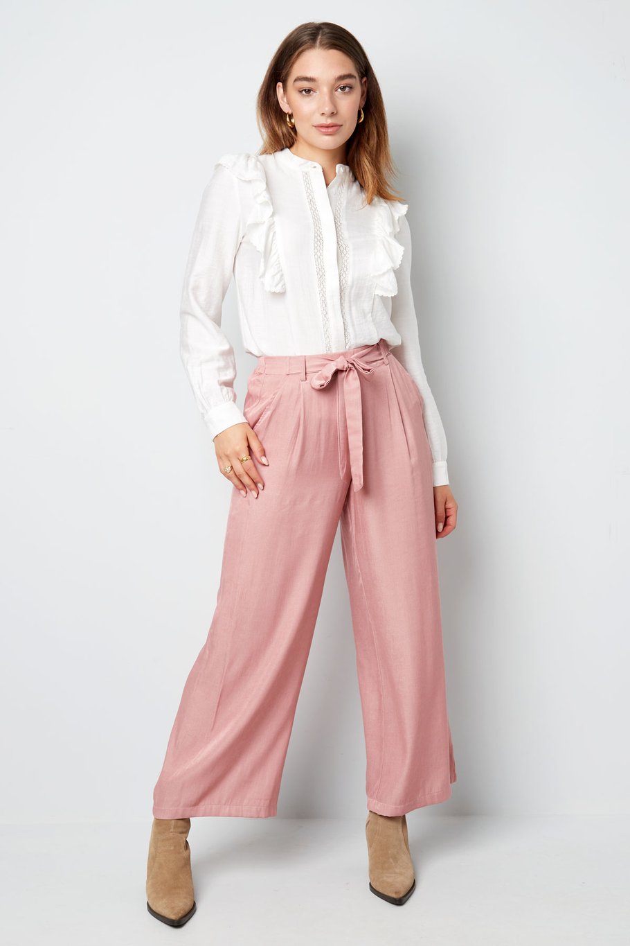 Pantalón largo detalle lazo beige Imagen2
