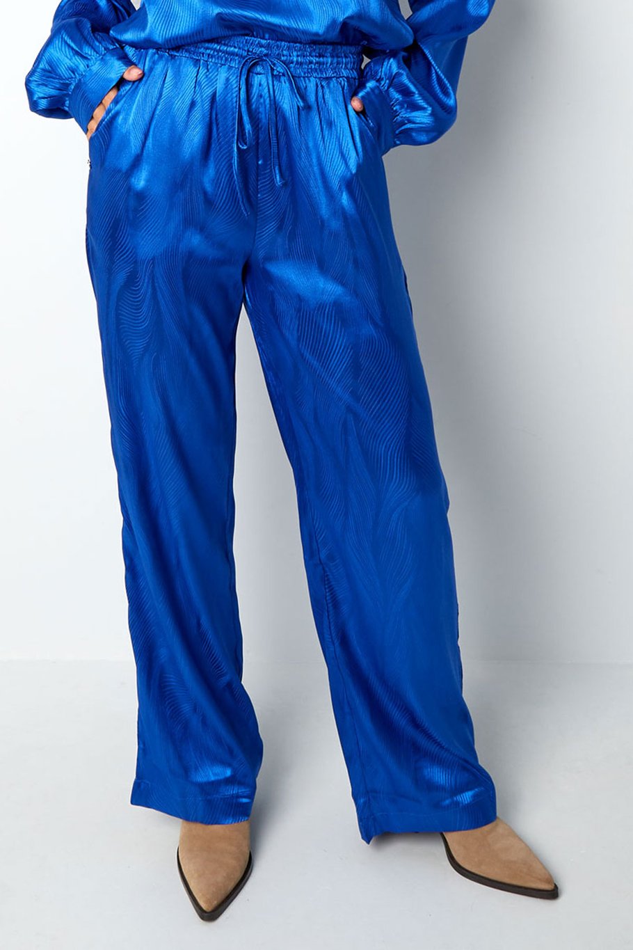 Satin trousers with print - purple Picture7