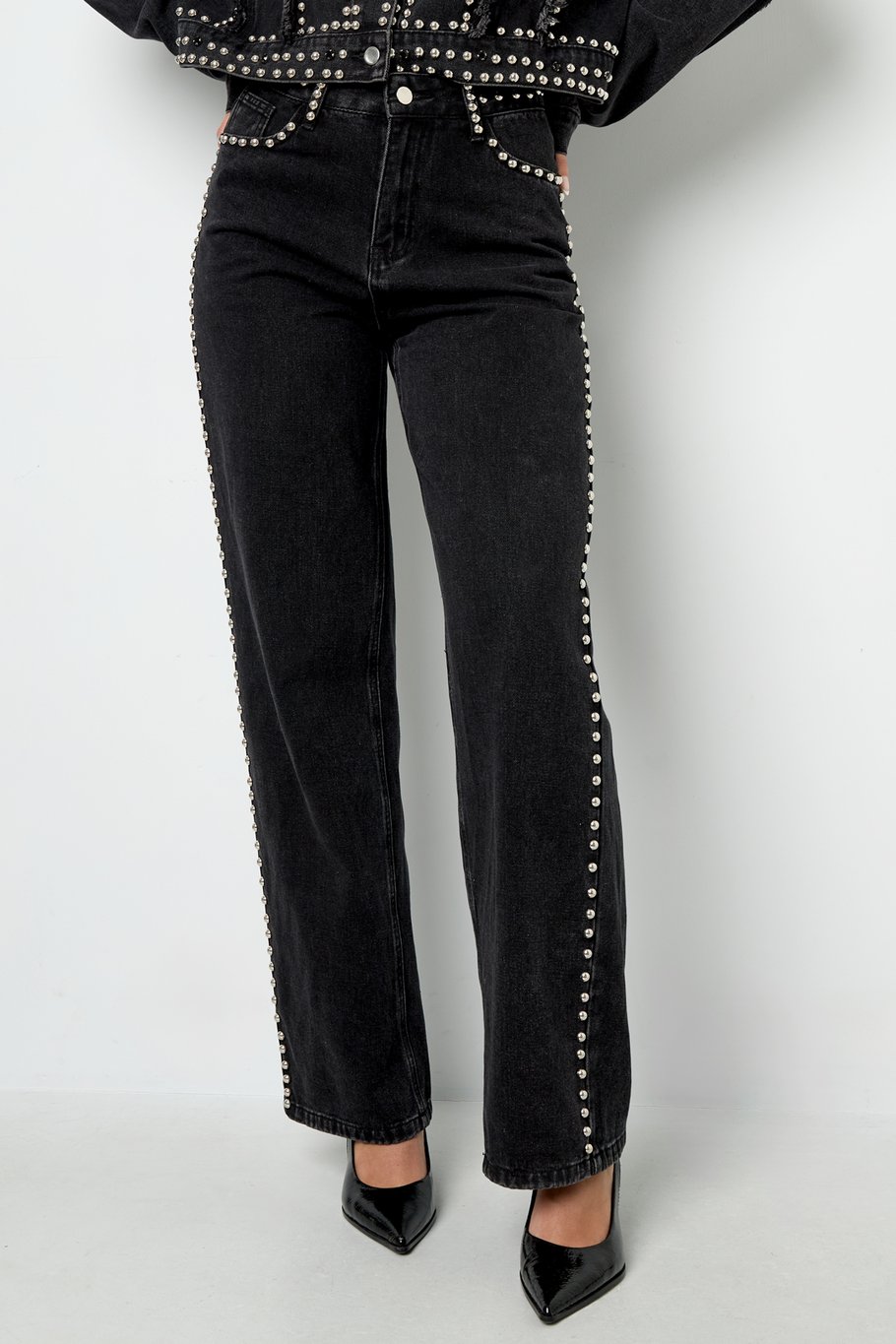 Studs Jeans Picture4