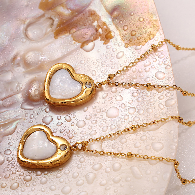 Colliers pendentifs Daily Heart en acier inoxydable couleur or Image3
