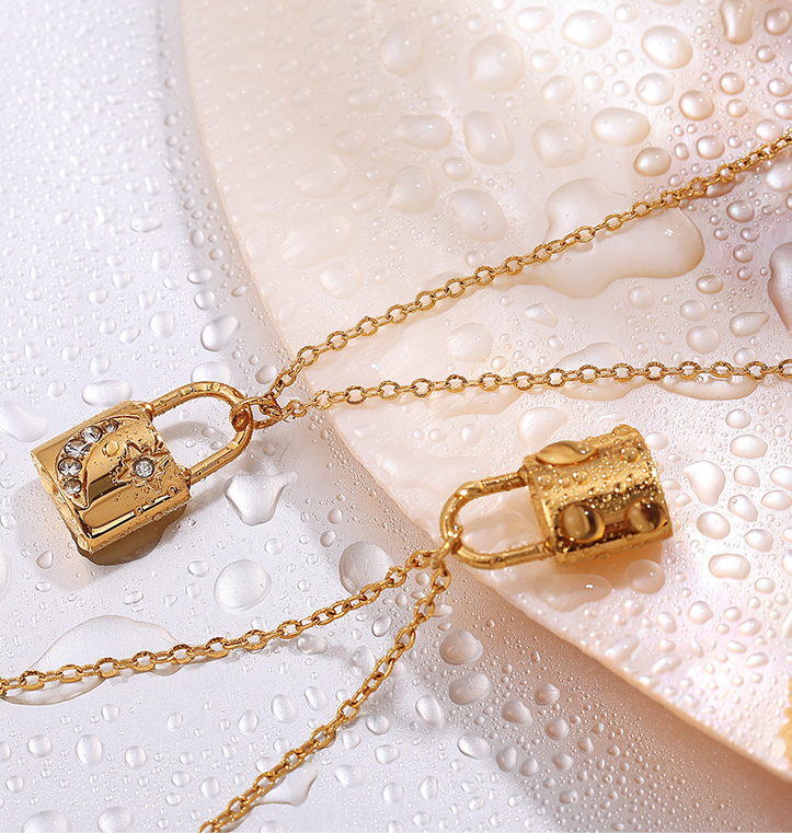 Collares colgantes de acero inoxidable color dorado con cerradura h5Imagen5