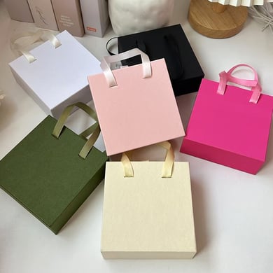 Solid Color Paper Jewelry Box Customized Logos Available h5 Picture3