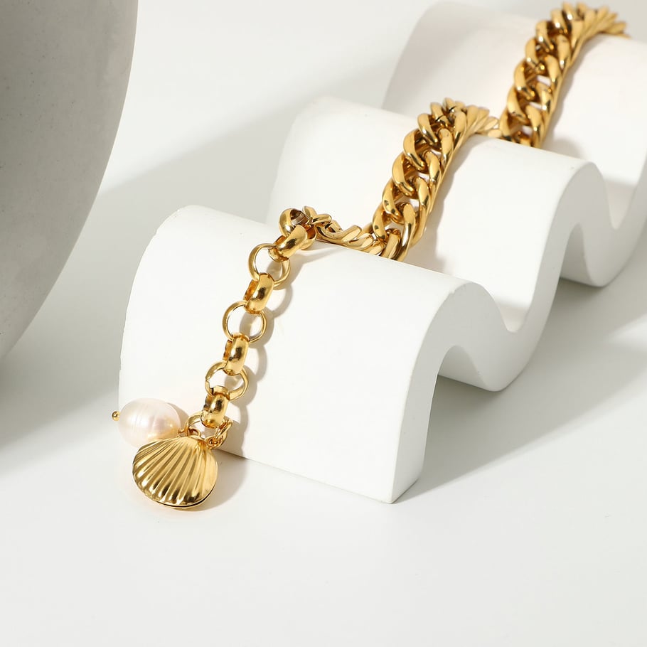 Pulsera de cadena para mujer de acero inoxidable chapada en oro de 18 quilates con perlas de agua dulce, estilo simple y elegante de Cuba. Imagen9