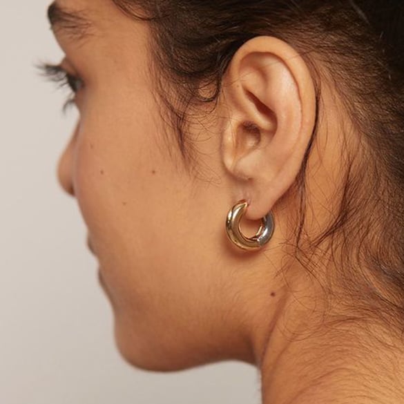 Europäischer und amerikanischer INS-Stil, 4 mm, neues Design, schlichter 18 Karat vergoldeter Edelstahlschmuck, Gold- und Silber-Creolen-Zubehör