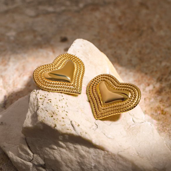 perline rotonde in acciaio inossidabile oro 18k circondate da orecchini a forma di cuore orecchini in titanio a forma di cuore alla moda delle celebrità europee e americane di Internet
