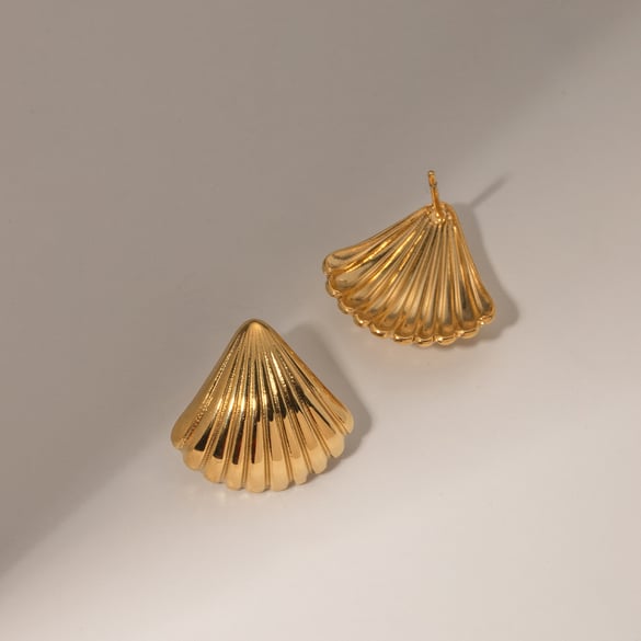 European and American fashion trend simple and versatile ladies 18k gold stainless steel 3 shells high-end pendant earrings
