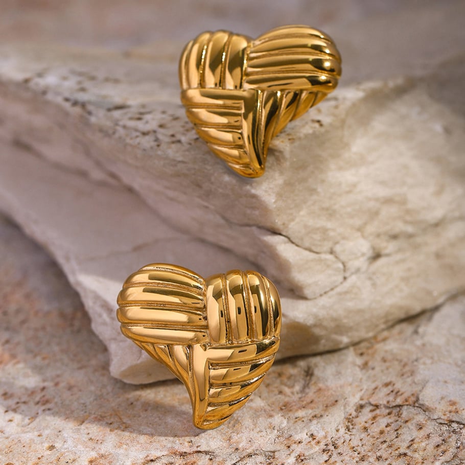 European and American cross-border new 18k gold stainless steel texture heart-shaped earrings ins Internet celebrity same love titanium steel earrings Picture5