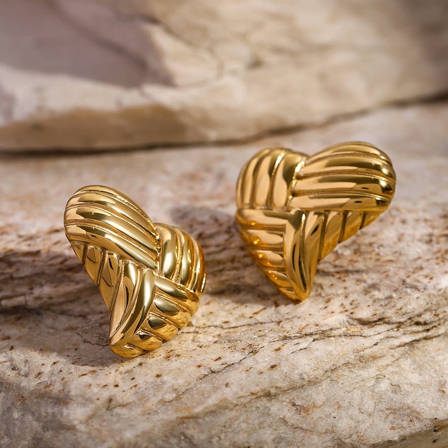 European and American cross-border new 18k gold stainless steel texture heart-shaped earrings ins Internet celebrity same love titanium steel earrings Picture8
