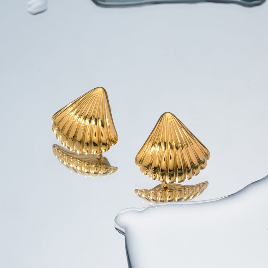 European and American fashion trend simple and versatile ladies 18k gold stainless steel 3 shells high-end pendant earrings Picture5