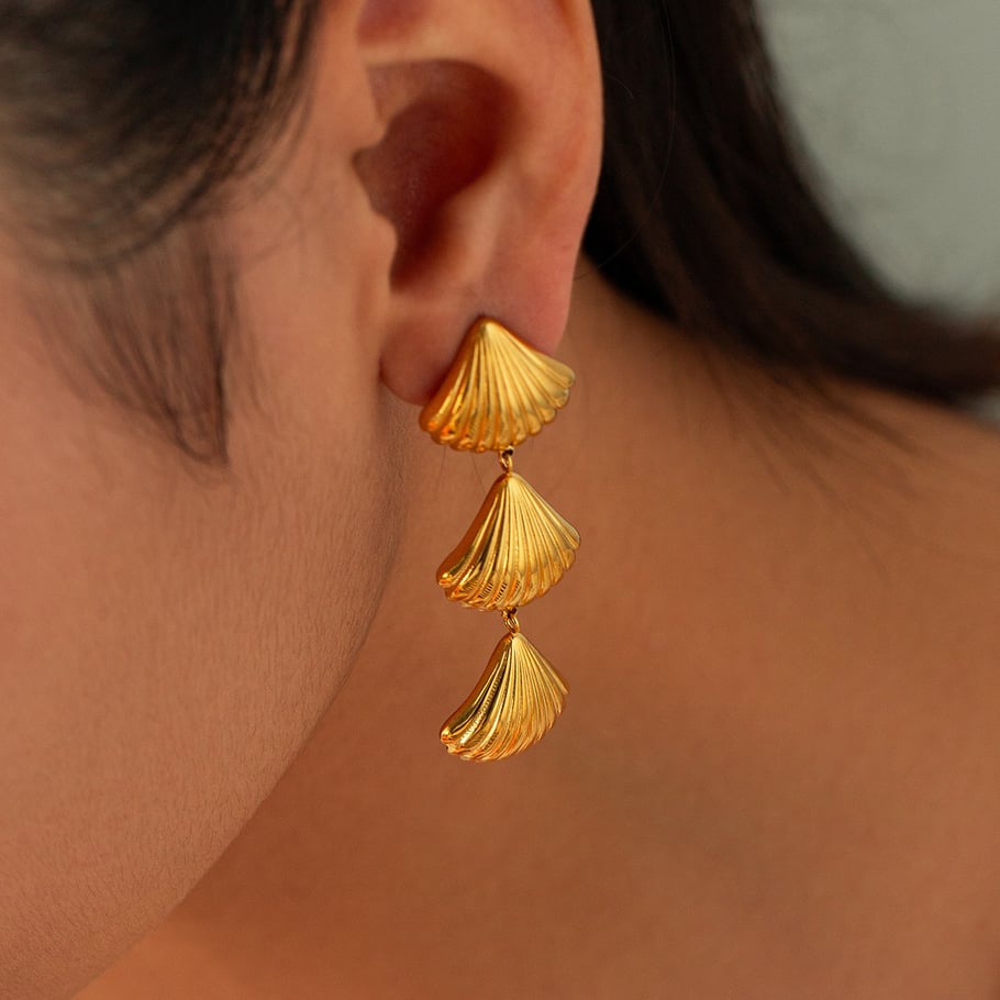 European and American fashion trend simple and versatile ladies 18k gold stainless steel 3 shells high-end pendant earrings Picture4