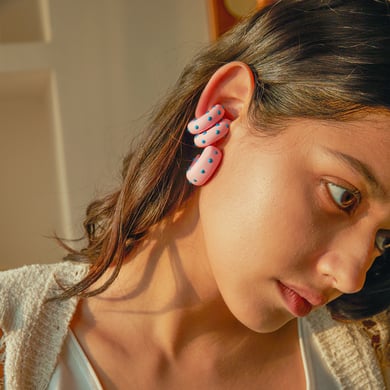 Europäische und amerikanische Ins-Stil grenzüberschreitende übertriebene Persönlichkeit Modetrend Gummifarbe Tropföl C-förmige Ohrringe Ohrringe Zubehör Großhandel Frauen h5 Bild6