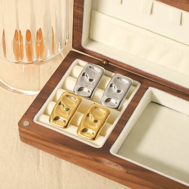 1 Paar personalisierte, modische, rechteckige, plissierte Ohrringe aus 18 Karat vergoldetem Edelstahl für Damenschmuck zum täglichen Tragen h5 Bild3