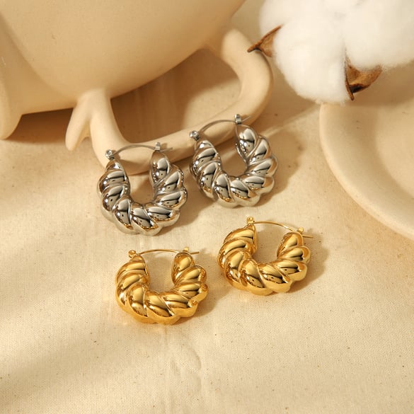 1 paire de boucles d&#39;oreilles classiques en acier inoxydable plaqué or 18 carats en forme de U torsadé épais pour bijoux pour femmes à porter au quotidien 2