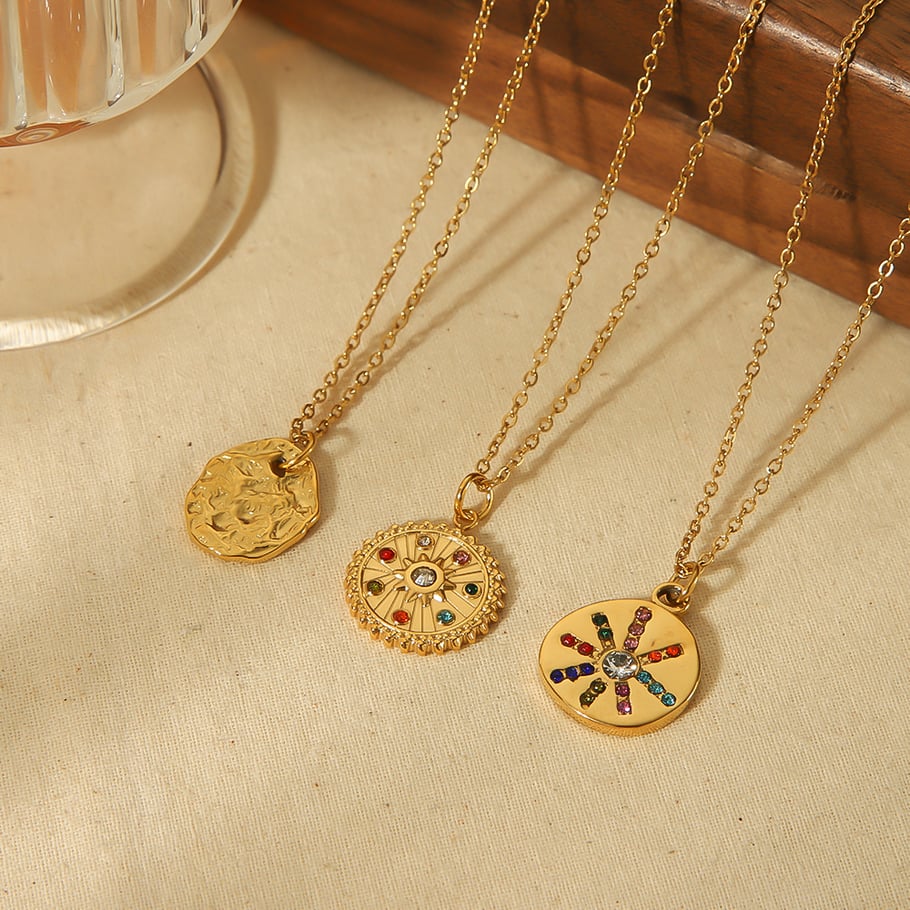 1 piece of exquisite and fashionable 18k gold-plated stainless steel with colored diamond geometric pendant necklace for women's daily wear Picture4