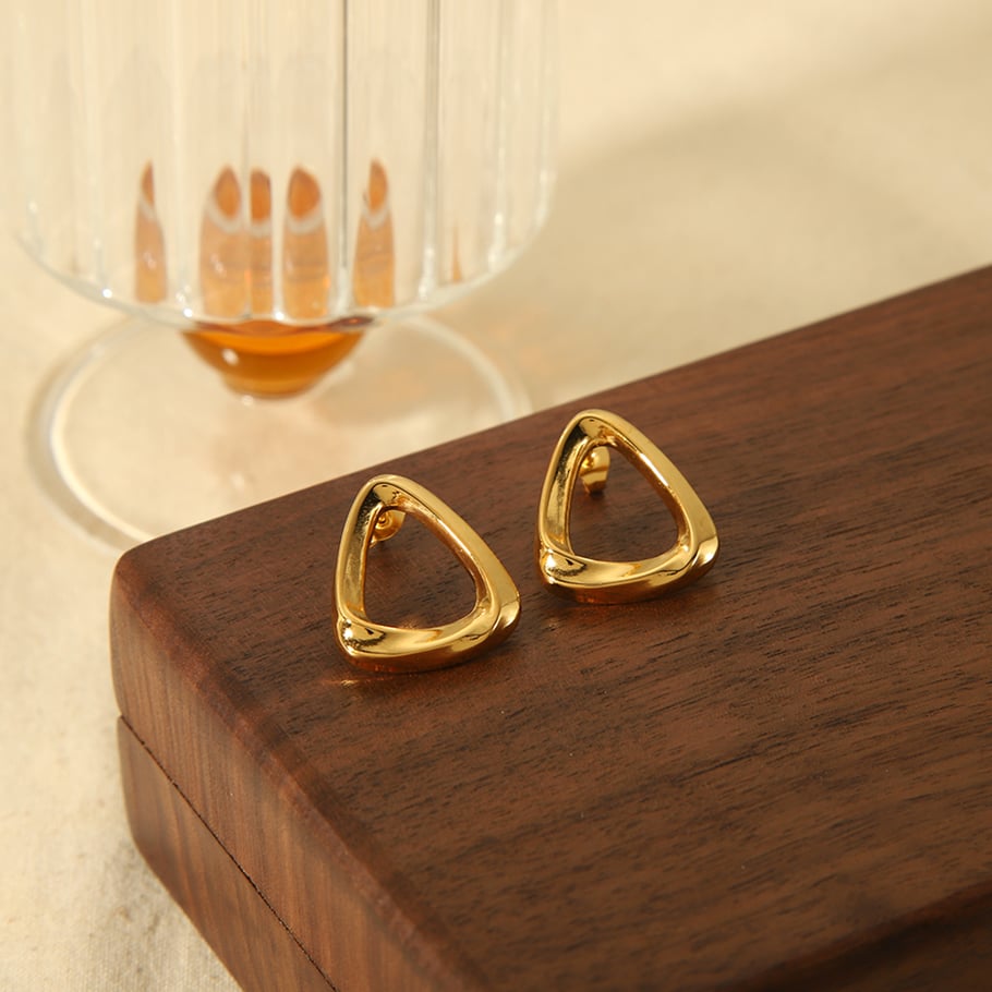 1 pair of simple classic 18k gold-plated stainless steel geometric triangle earrings for women's jewelry for daily wear Picture4