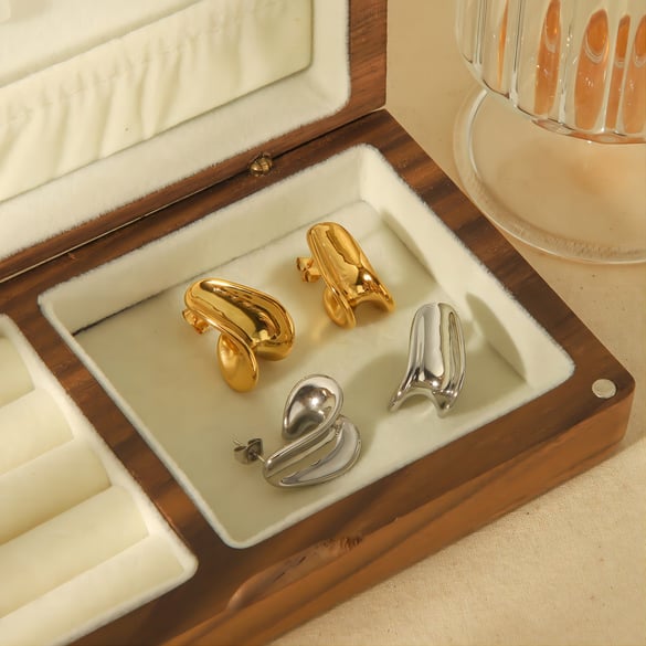 1 pair of stylish 18K gold plated stainless steel irregular curved earrings for ladies daily wear