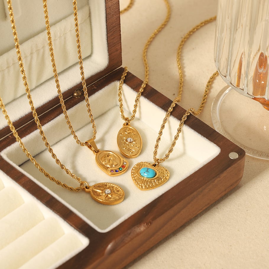 1 piece of fashionable 18k gold-plated stainless steel twisted chain star and moon pendant necklace for women for daily wear Picture4