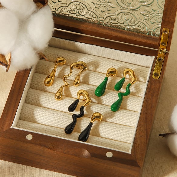 1 Pair Classic Series Retro Geometric Stainless Steel 18K Gold Plated Women Stud Earrings 2