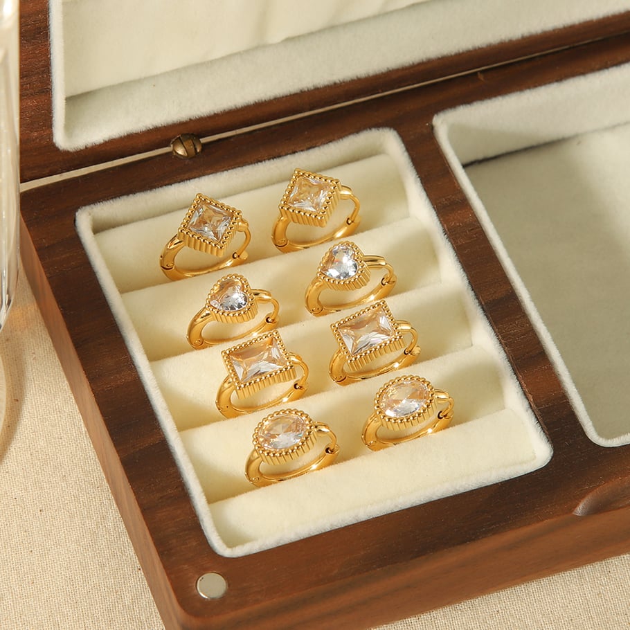 1 piece of exquisite and fashionable 18k gold-plated stainless steel geometric square heart-shaped threaded diamond earrings for women for daily wear Picture4