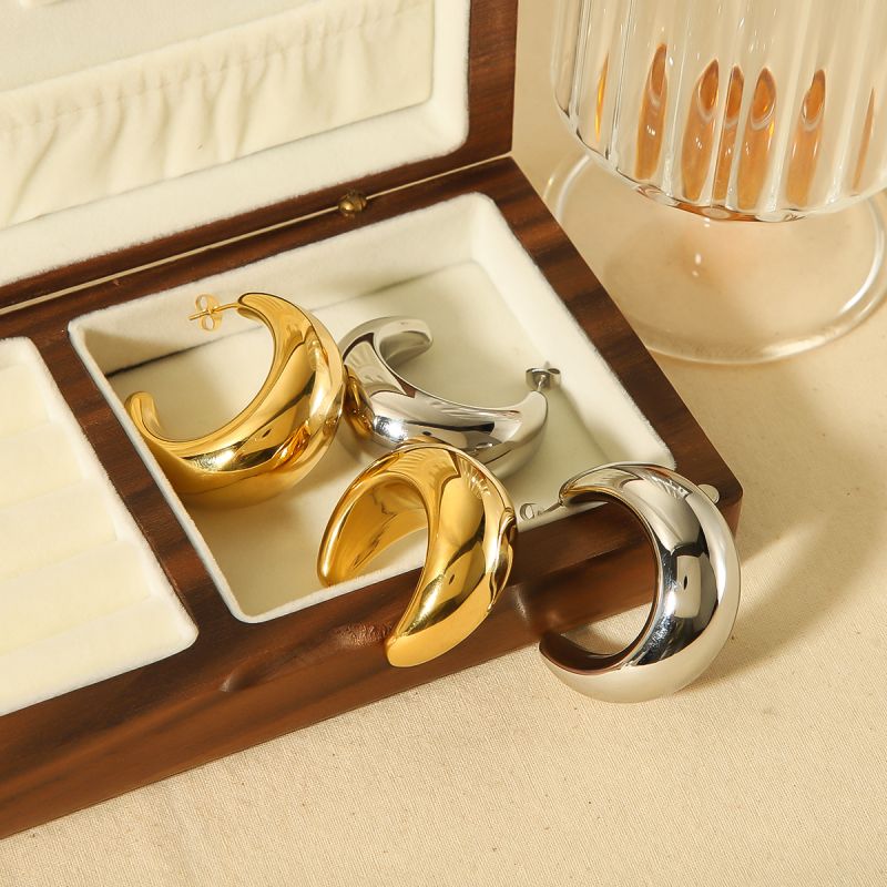 1 Paar klassische, modische, übergroße, halbmondförmige Ohrringe aus 18 Karat vergoldetem Edelstahl für Damenschmuck zum täglichen Tragen Bild4