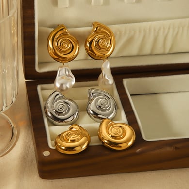 1 Paar elegante und modische 18 Karat vergoldete Perlenohrringe aus Edelstahl für Damen zum täglichen Tragen h5 Bild4