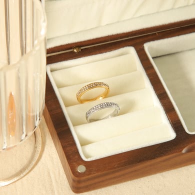 1 schlichter und stilvoller Ring aus 18 Karat vergoldetem Edelstahl mit Diamanten für den Alltag von Damen h5 Bild4