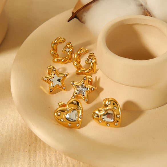 1 pair of exquisite and fashionable 18k gold-plated stainless steel diamond heart star earrings for women for daily wear