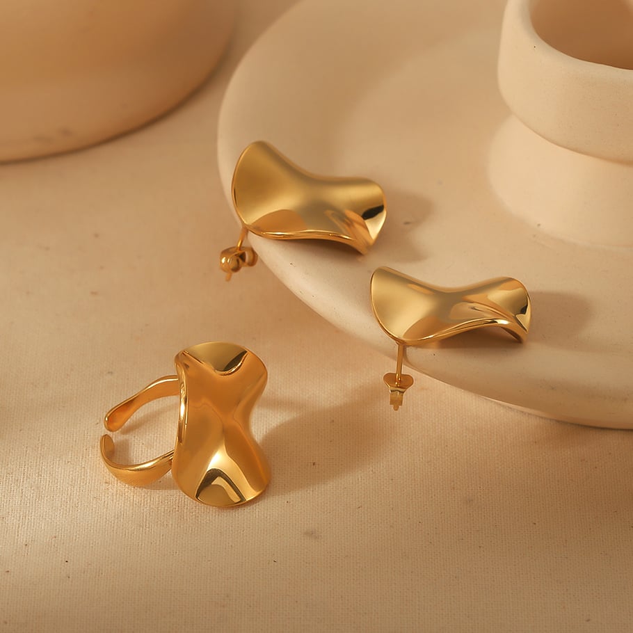 1 Pair Simple Style Glossy Irregular Round Shape Stainless Steel 18K Gold Plated Women's Stud Earrings Picture4