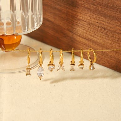 1 Paar Simple Series Tägliche geometrische 18 Karat vergoldete Zirkonia-Ohrringe für Damen h5 Bild4