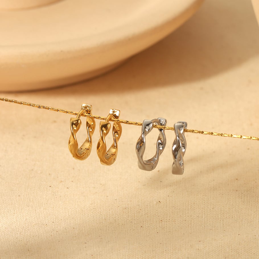 1 pair of exquisite simple 18k gold-plated stainless steel twist hoop earrings for women's jewelry for daily wear Picture5