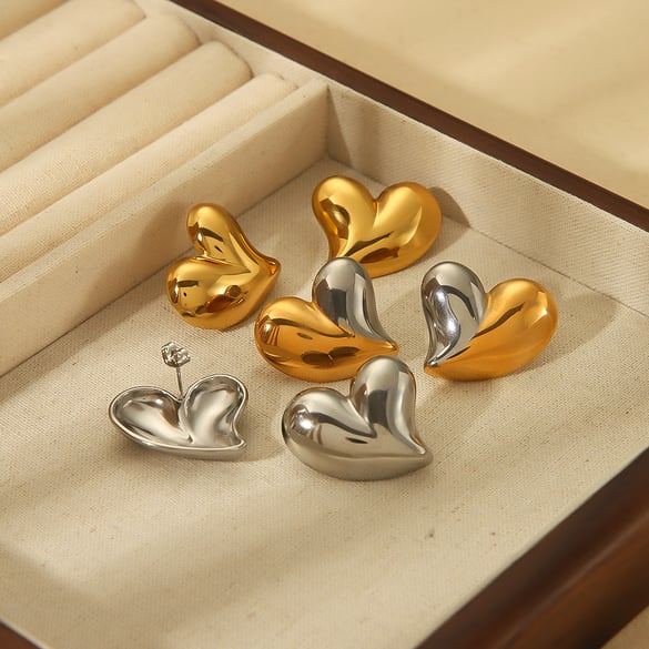 1 par de pendientes de corazón brillantes asimétricos de acero inoxidable chapado en oro de 18k de moda clásica para mujer para uso diario 2