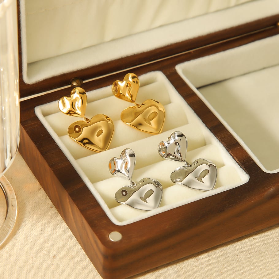 1 Paar exquisite und modische gehämmerte Ohrringe mit Doppel-Love-Anhänger aus 18 Karat vergoldetem Edelstahl für Damenschmuck zum täglichen Tragen Bild4