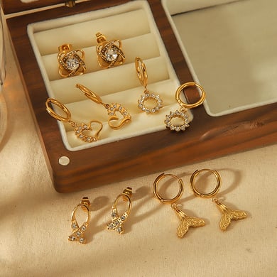 1 Paar kreative, exquisite, hohle geometrische Ohrringe aus 18 Karat vergoldetem Edelstahl mit Punktdiamanten für den täglichen Gebrauch von Damen h5 Bild4